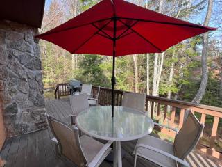 FC43 Renovated cozy spacious cottage with AC, air hockey, wifi close to ski trails! - 2