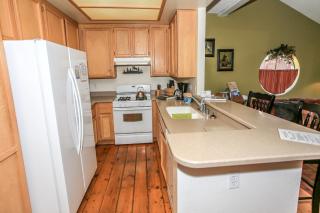 Brown Bear's Den - Spacious condo within walking distance to all Big Bear has to offer! - Big Bear Lake - 6