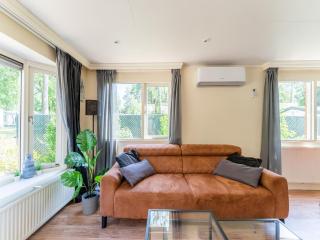 Chalet in Grenspark Kalmhoutse Heide near Antwerp - Putte - 1