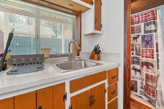The Vintage Bear Cabin - wonderful, well appointed cabin with a native rock fireplace! - 4