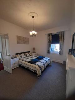 Plymouth Professionals Apartment - 2