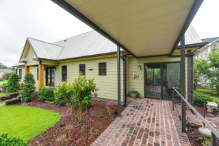 Couples Retreat on Bay Tree Lake - Elizabethtown - 9