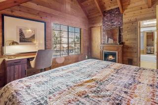The Lakehouse Cabin - Located close to the Lake! Hot Tub, Smart TV, and WiFi! - 1