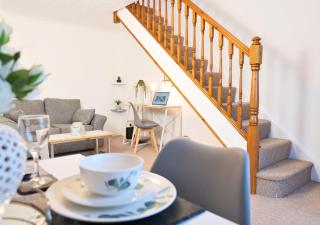 Central Peaceful Home with Parking, Wi-Fi and Garden - Stafford - 4