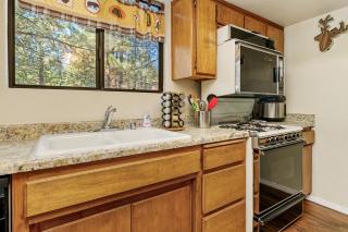 Bear Creek Inn - Slope views! Spacious home near the slopes! - 4