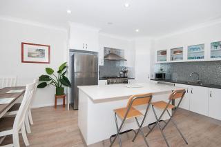 LUXURY TOWNHOUSE! Walking distance to everything! - Yamba - 0