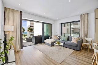 Bright Modern Beachside Apartment with Pool & Seaview - 0