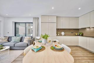 Bright Modern Beachside Apartment with Pool & Seaview - Quarteira - 4
