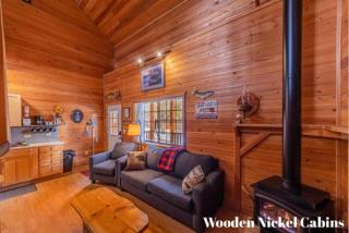 Cabin #5 Black Bear - Pet Friendly - Sleeps 6 - Playground & Game Room - Payson - 4