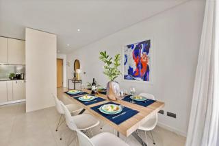 2-Bedroom Beachside Apartment with Pool & Parking - Quarteira - 1