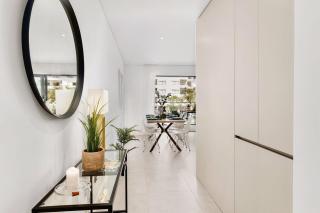 2-Bedroom Beachside Apartment with Pool & Parking - 4