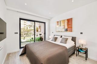 2-Bedroom Beachside Apartment with Pool & Parking - Quarteira - 7
