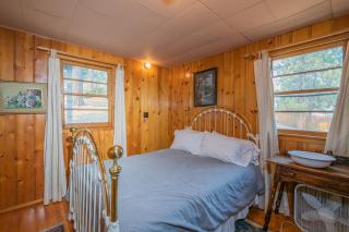 Sweet Blue Spruce - Perfect vintage style two bedroom! Roomy, rustic and cozy little cabin! - Big Bear Lake - 2