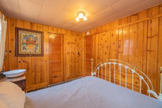 Sweet Blue Spruce - Perfect vintage style two bedroom! Roomy, rustic and cozy little cabin! - Big Bear Lake - 1
