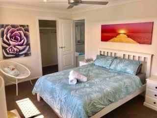 DELUXE Escape! Central, NEW & Spacious 3 Bed - Yamba - 8