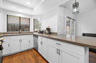 Bear Retreat - Modern location within walking distance to Snow Summit with a private hot tub! - Big Bear Lake - 1
