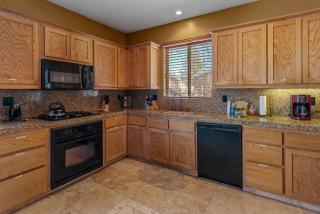 Bear Snugglin - Down the road from Bear Mountain!! Hot Tub! - Big Bear Lake - 7