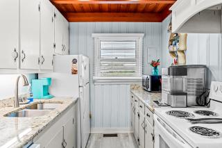 Tipsy Rooster - Oak Island - 2