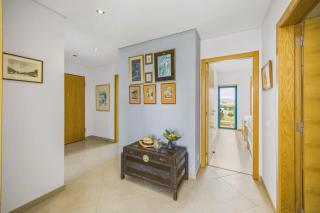 Penthouse Escape with Large Terrace, Pool & Garden - 1