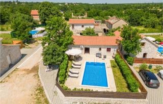 Two-Bedroom Holiday Home In Lisane Tinjske - Lišane Tinjske - 2