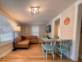 Oscar’s Hendo Retreat - Hendersonville - 6