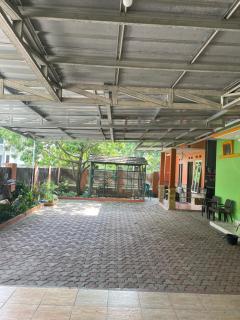 Bu Sur Homestay - Bogor - 4