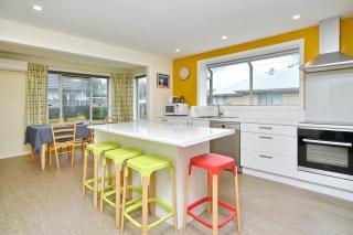 Charlesworth Villa - Christchurch Holiday Homes - Christchurch - 9
