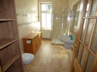 Grosse-Ferienwohnung-Wa2-100qm-im-Erdgeschoss-der-Villa-Walhall-in-einem-parkaehnlichen-Garten - Ostseebad Sellin - 2