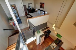 Unique Style 2 Bedroom 2 Bath Condo In Old Town Victoria - 4