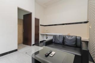 RedDoorz Syariah near Green Park Jatiwarna - 1