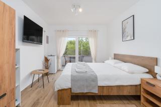 Number One Apartments - Vir - 3