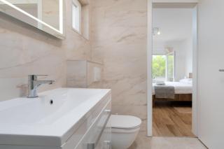 Number One Apartments - Vir - 4