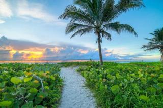 Waterfront Oasis w/ Pool Minutes to Downtown! - Boynton Beach - 2