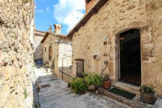 Santo'S House BnB - Santo Stefano di Sessanio - 9