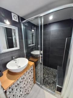 Auprès du Lavoir - 1