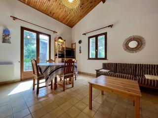 Maison de village typique 6 pers, proche plage et commerces, avec terrasse, parking et ménage inclus - FR-1-246A-251 - 4