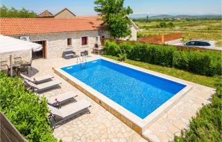 Two-Bedroom Holiday Home In Lisane Tinjske - Lišane Tinjske - 0