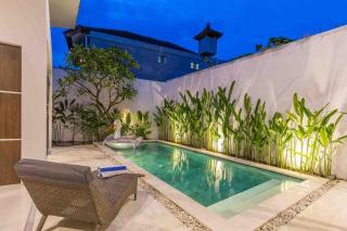 The R Villa Toba - incl. Motorbikes - Seminyak - 5