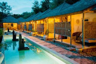 Bungalow Cafe Gili Beachfront - 8