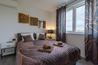 House on first floor 2258 - 9