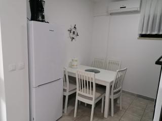 Apartment Fishter by El-Pi Tours - Njivice - 5