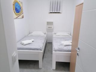 Apartment Fishter by El-Pi Tours - Njivice - 3