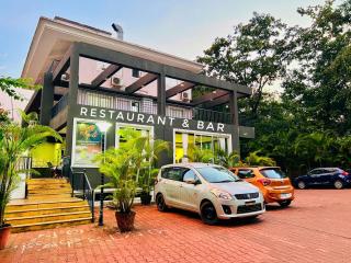 2BHK Sparkling Apartment with POOL, WIFI, PARKING - Vagator - 8