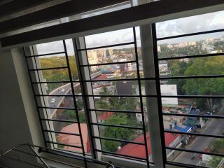 Modern Apartment with a pool and gym near Trivandrum railway station - - 2