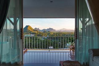 Baan Phuvara Retreat - Romantic Jacuzzi Mountain View Villas - 1