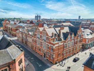 Luxury 2 Bed Apartment In The City Centre With Free Gym By The Pocklington - The Ceremonial Suite - Leicester - 4