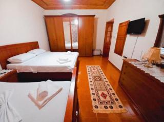 Sokolli Guest House - Gjirokastër - 9