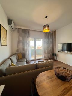 Tirana Yellow Apartment - Tirana - 3