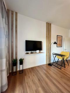 Tirana Yellow Apartment - Tirana - 8