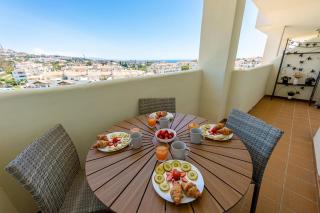 797 HOLIDAY RENTALS - Piso en arenal con vista al golf y mar - Benalmádena - 2